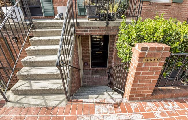 Available Now! 2 Bedroom 2.5 Bathroom Condo // Adams Morgan // Gated Community!