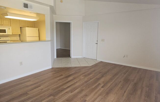 2/2 Third Floor Condo at Coral Cove W/ Water Included.