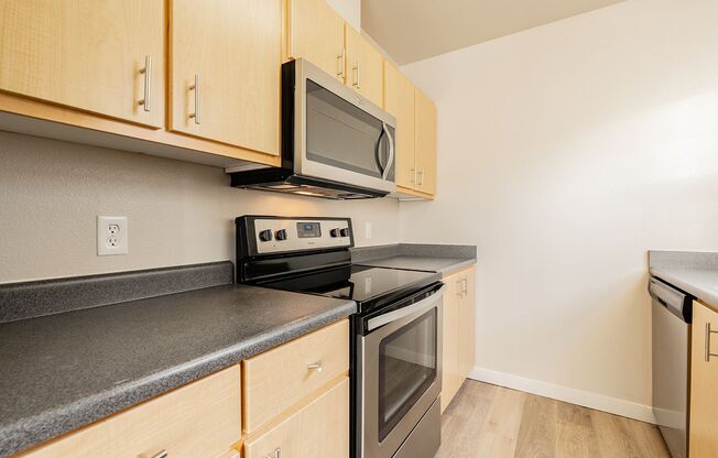 Studio, 1 bath, 543 sqft, $1,209, Unit B108
