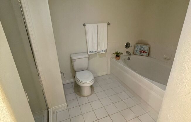 2 beds, 2.5 baths, 1,296 sqft, $3,200, Unit 8714-208