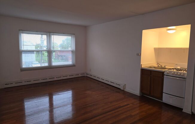 Studio, 1 bath, 500 sqft, $795, Unit 309