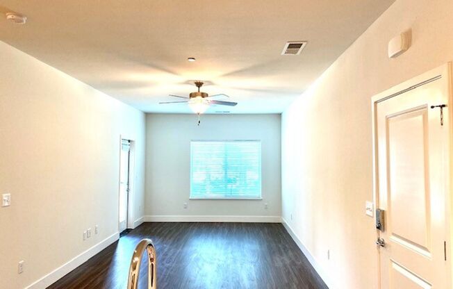 1 bed, 1 bath, 765 sqft, $1,470, Unit 241