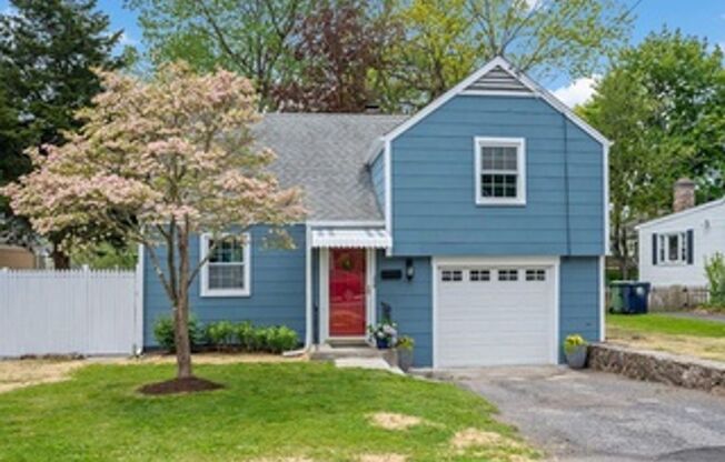 3 Bedroom Home- Great Location in Darien