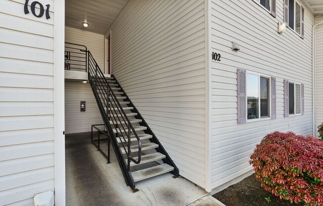 2 beds, 2 baths, 976 sqft, $1,450, Unit 2271-105