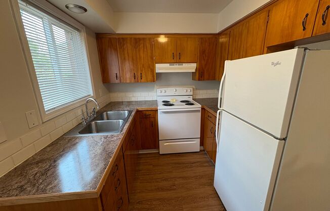 HPPh2415 - Gaiser Court Apartments