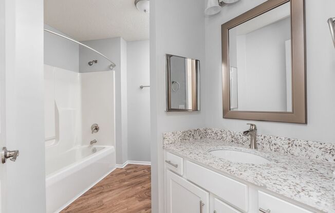 1 bed, 1 bath, 724 sqft, $1,499, Unit 10 - 1006