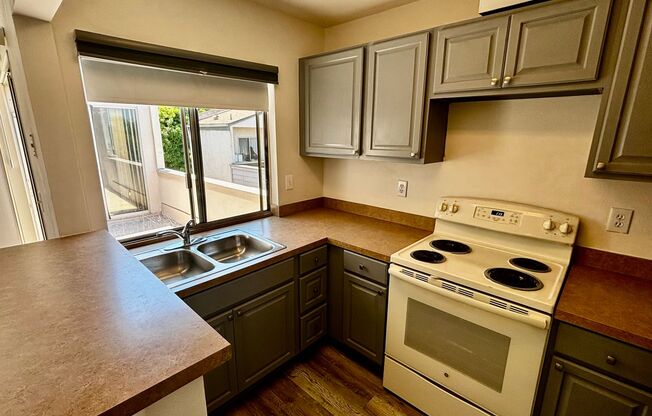 1 Bed/1 Bath Condo With Bonus Room