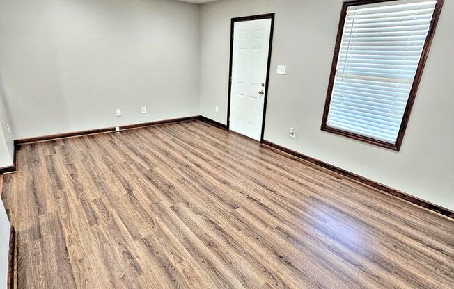 (RCH-100) Gaslight Court