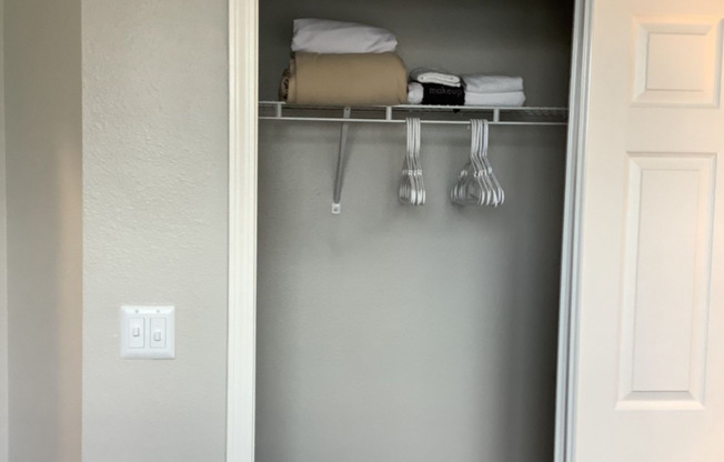 3 beds, 2.5 baths, 1,404 sqft, $5,640, Unit 1430-105