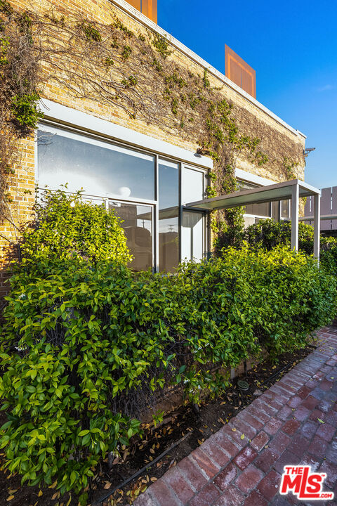 3 beds, 3 baths, 2,330 sqft, $8,500, Unit 106