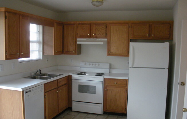 2 beds, 1.5 baths, 1,100 sqft, $1,725, Unit #305
