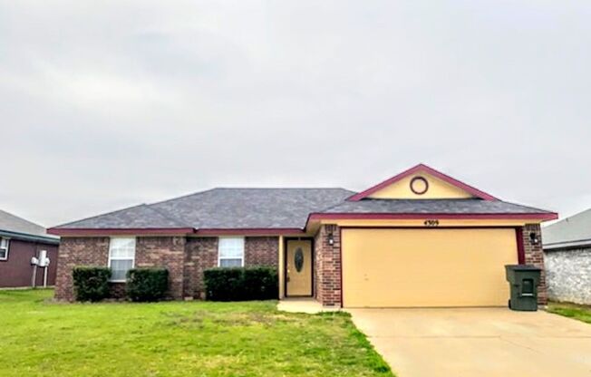 Check out this ADORABLE 4 bed / 2 bath home in Killeen COMING SOON!!