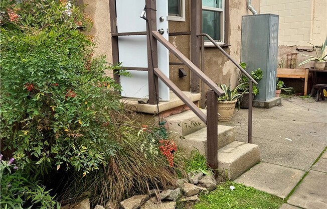 5118 HUNTINGTON DR S