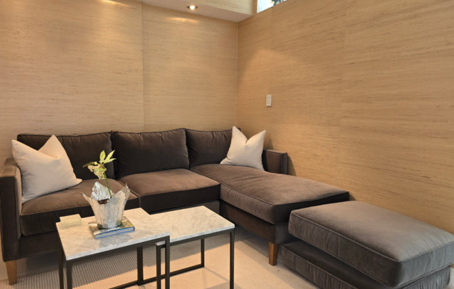 27 E 65 ST
