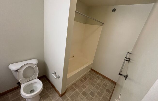 1 bed, 1 bath, 756 sqft, $1,555, Unit 302-301