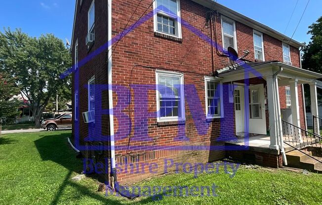 Freshly Renovated 3 Bed, 1 Bath Duplex – Great Berry St Location!