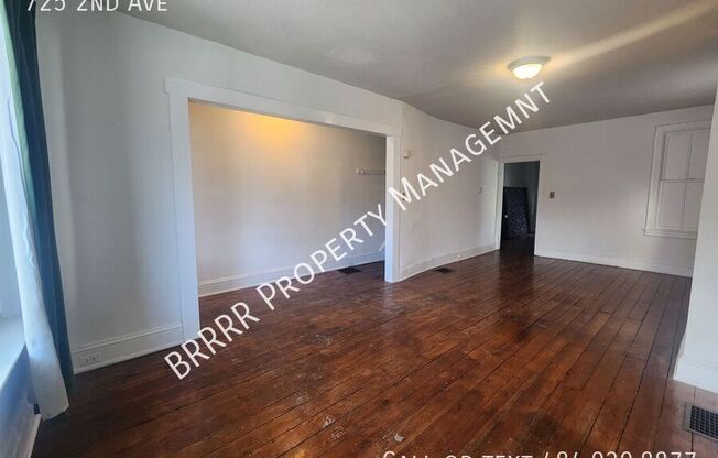 725 2 AVE