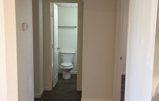 2 beds, 1 bath, 950 sqft, $1,225, Unit 116