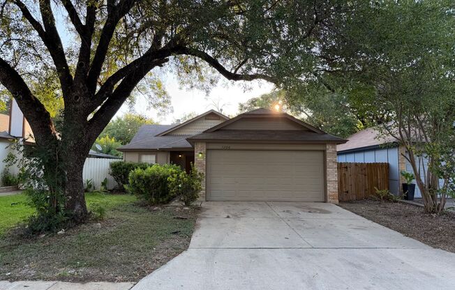 SINGLE STORY 3 BEDROOM HOME IN NORTHWEST CROSSING - NORTHSIDE ISD - LACKLAND AFB - UTSA - ALAMO RANCH - SHOPPING