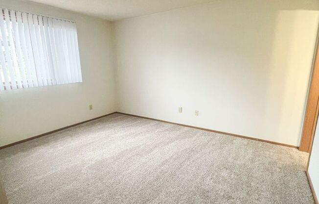 2 beds, 2 baths, 1,100 sqft, $1,120, Unit 9-75