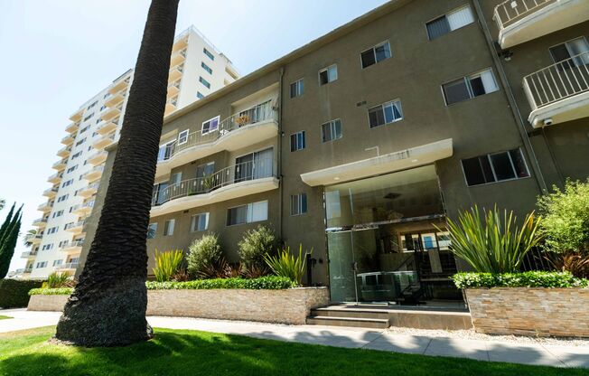 Studio, 1 bath, 595 sqft, $2,298, Unit 108