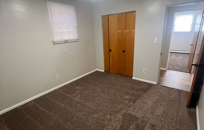 2 beds, 1 bath, $1,100, Unit #3