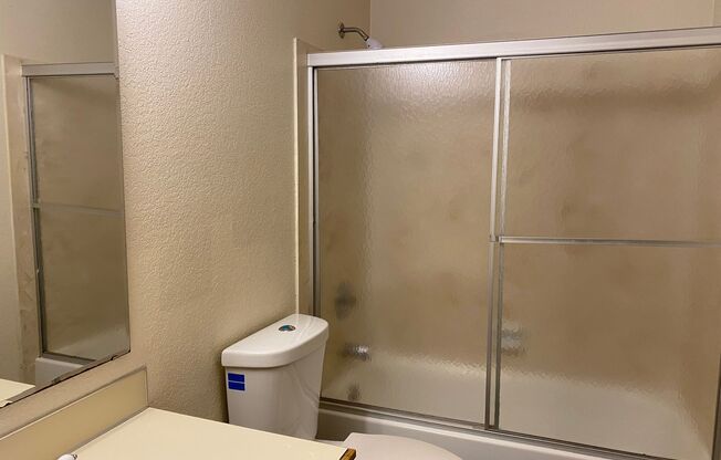 3 beds, 1.5 baths, $2,795, Unit 9