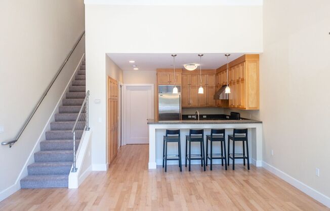 TWO WEEKS FREE! 2BR/1.5BA Super Spacious! Modern! Laundry! PROGRESSIVE
