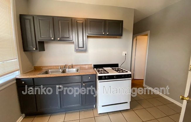 3725 W Grand Ave, Chicago IL 1N