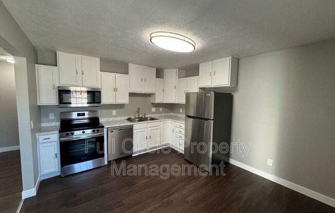 2710 N 1 ST