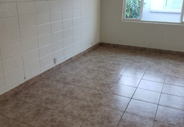 15 E SAN JOAQUIN ST