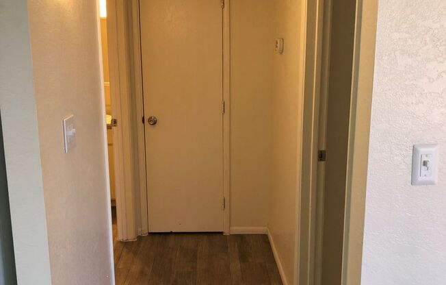 2 beds, 1 bath, 845 sqft, $1,125, Unit 511