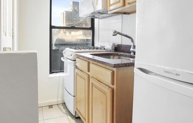 242 East 10th St