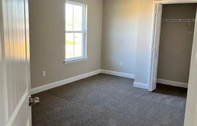 g 3-bedroom, 2.5-bathroom, two-story home located in the vibrant community of Hinesville,GA