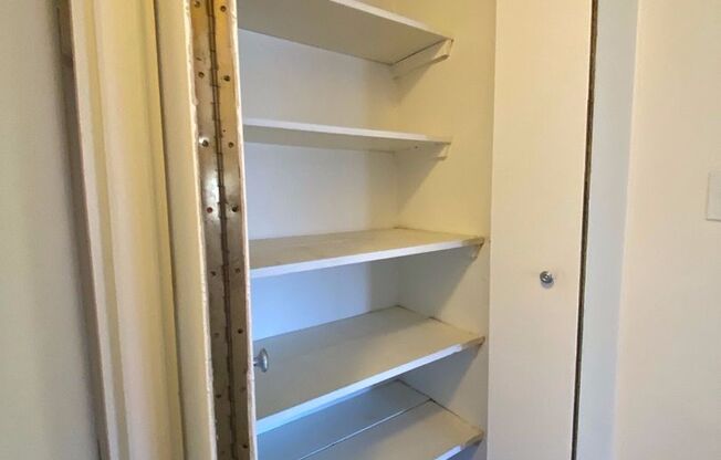 1 bed, 1 bath, $2,200, Unit 5D