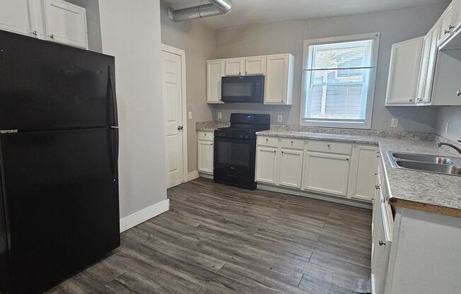 1431 W 4th St.