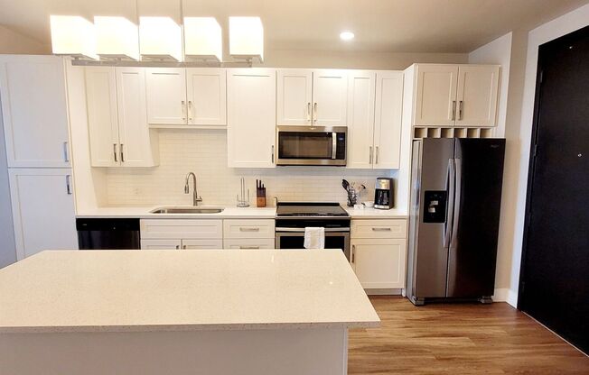 2 beds, 2 baths, 1,187 sqft, $3,720, Unit 455
