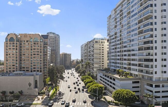 1 bed, 2 baths, 893 sqft, $4,999, Unit 1905