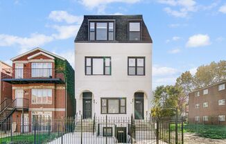 2735 W Polk St