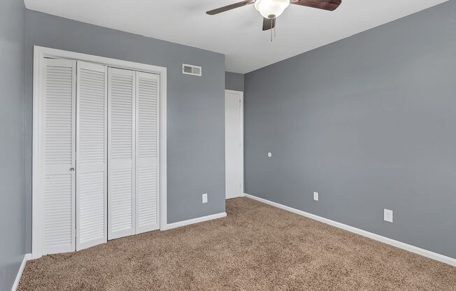3 beds, 2.5 baths, 1,370 sqft, $1,015, Unit B-3