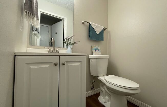 2 beds, 1.5 baths, 846 sqft, $1,499, Unit 207