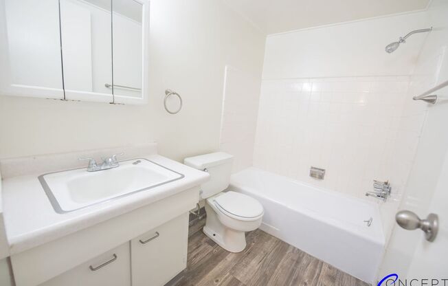 2 beds, 1 bath, 790 sqft, $1,199, Unit 02