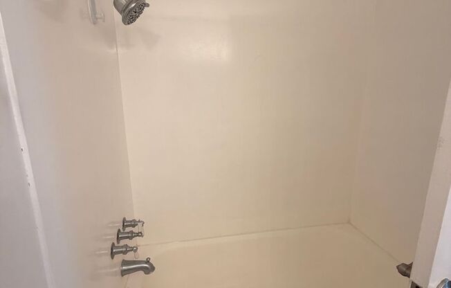 1 bed, 1 bath, 625 sqft, $1,895, Unit 209