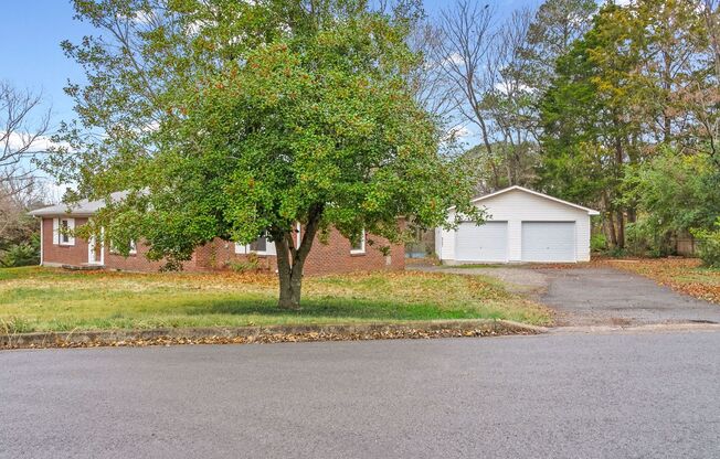 3 Bedroom Pet Friendly Home For Rent!