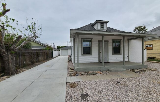 Single-Story 2-Bedroom Home Close to the University of Redlands!