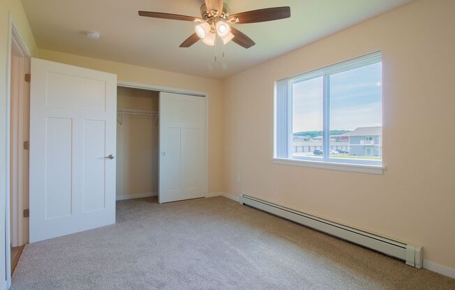 1 bed, 1 bath, 749 sqft, $1,324, Unit EC 4237-09