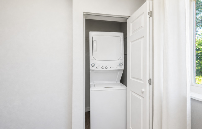 1 bed, 1 bath, 700 sqft, $895, Unit 2A