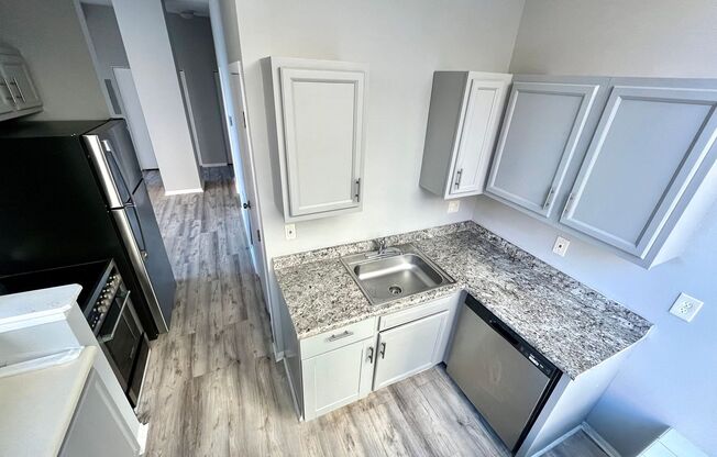 1 bed, 1 bath, $995, Unit 305 S 16th St. - Unit 202