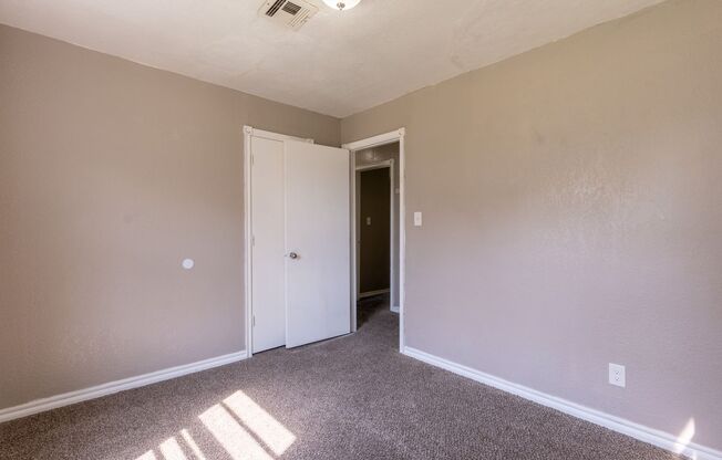 4 beds, 1 bath, $1,295