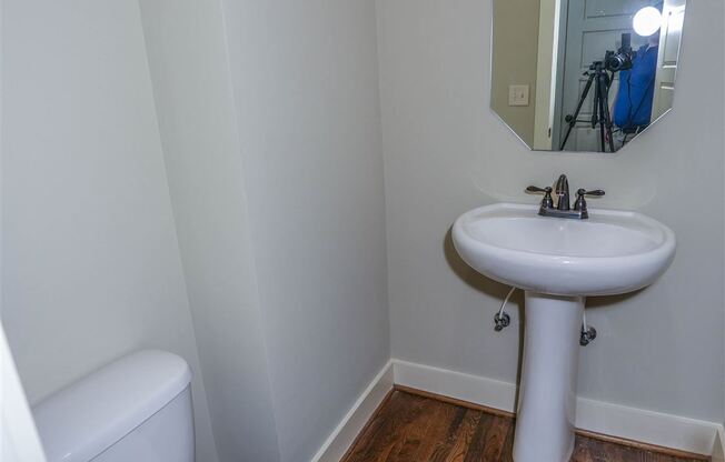 1342 Essex Manor Circle
